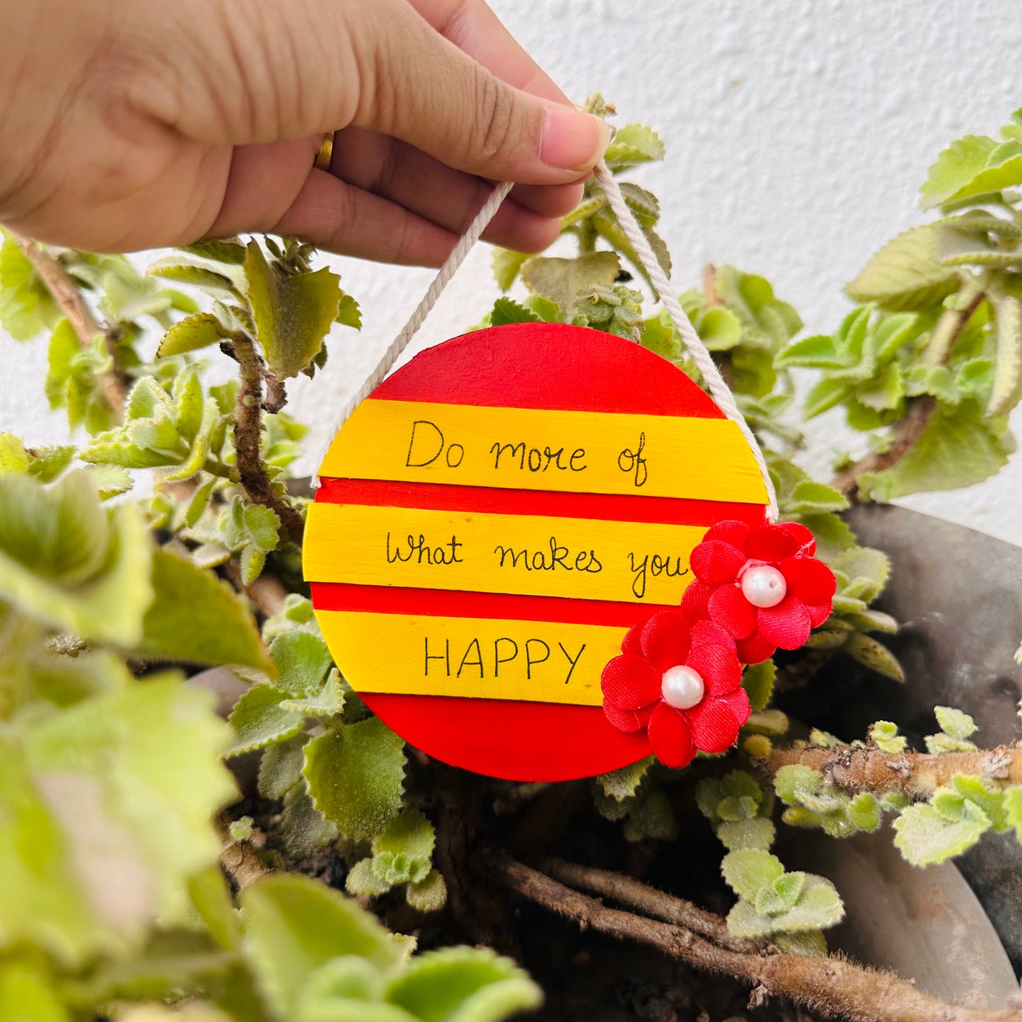 Happy wall hanging - Khasiyat