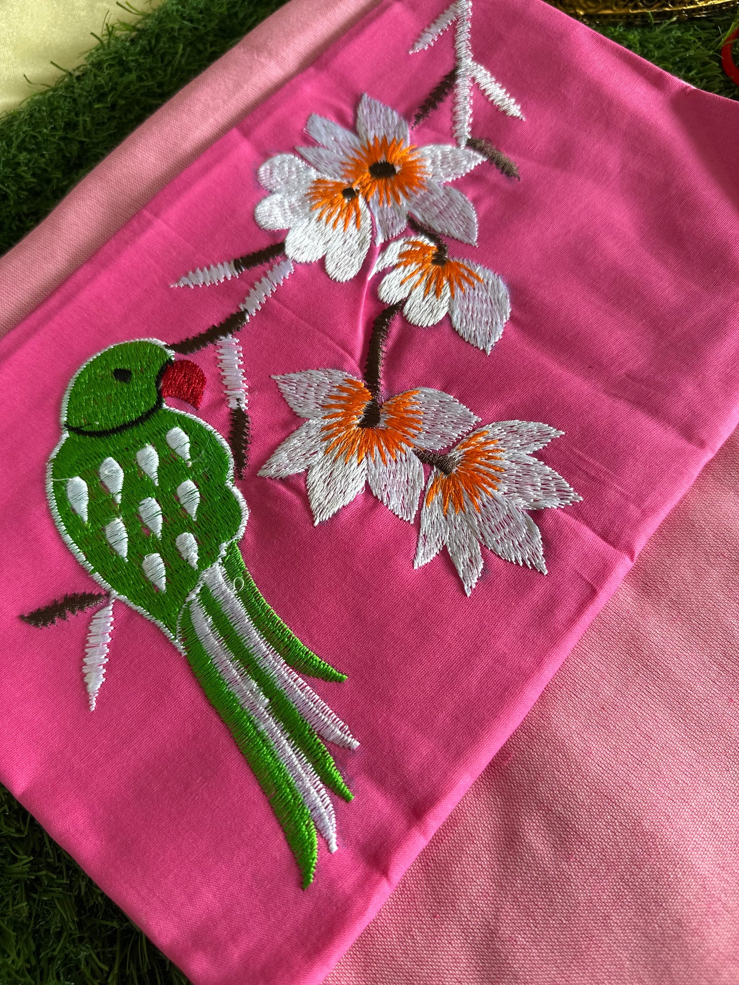 Gulabi Parrot Khadi Cotton Saree - Khasiyat
