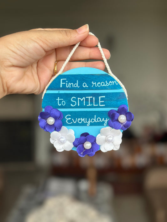 Smile hanging - Khasiyat
