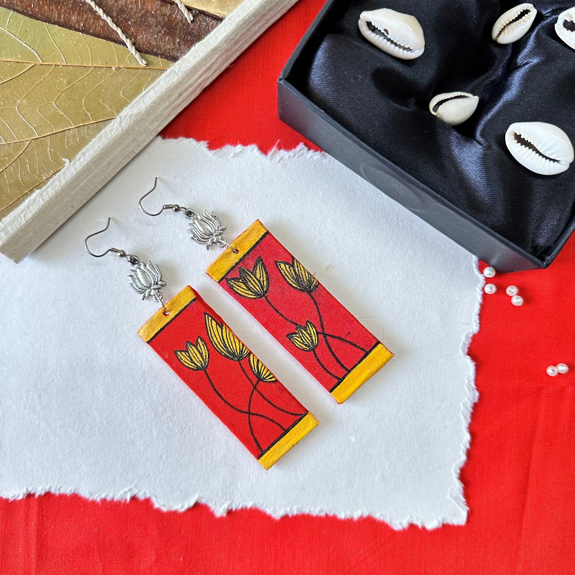 Shringaarika Handpainted earring - Khasiyat